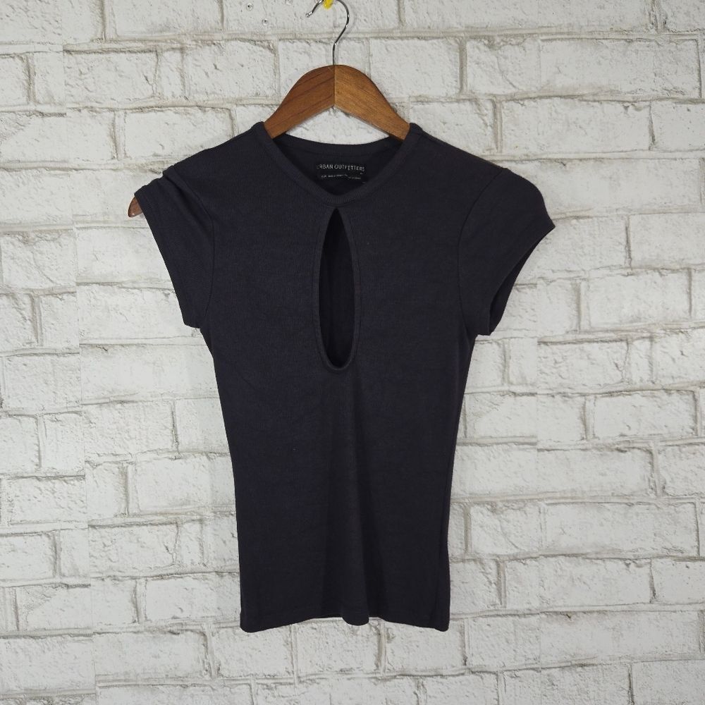 Urban Outfitters open front short sleeve top - Picture 1 of 12